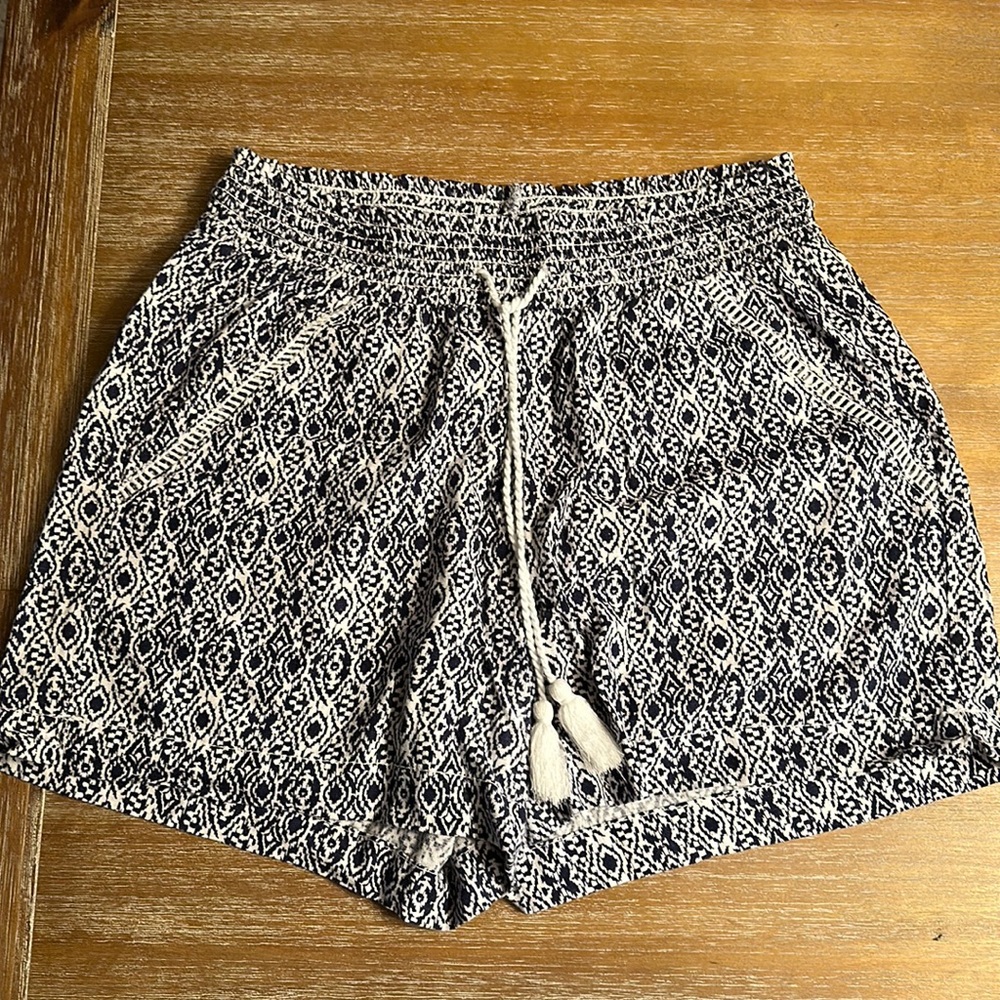 Brand NEW Briggs blue ikat print linen cinch elastic waist women’s shorts Size…
